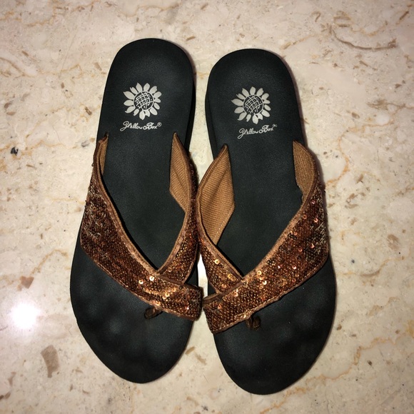 Yellow Box Sandals Flip-flops - Picture 2 of 3